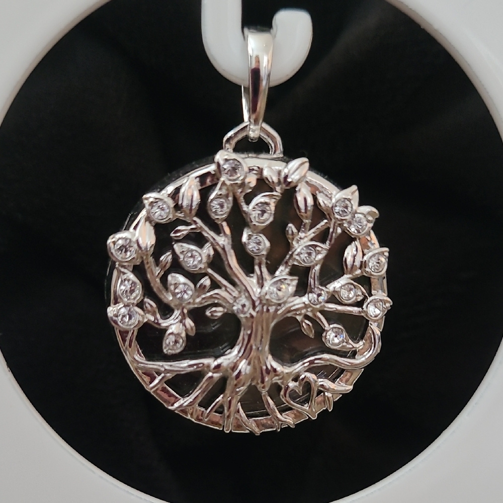 ORIGAMI OWL TREE OF LIFE SILVERTONE LOCKET